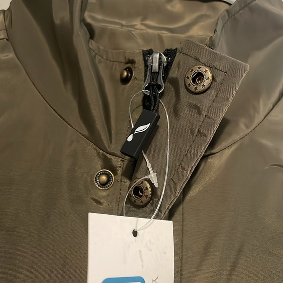 Young Living Jacket - Picture 2 of 3